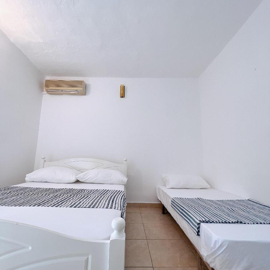 Garden Villa Naza Piqeras Екстер'єр фото