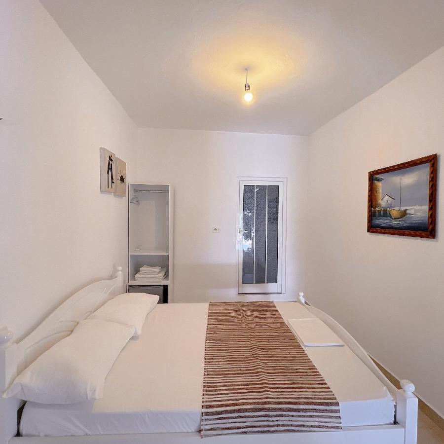 Garden Villa Naza Piqeras Екстер'єр фото