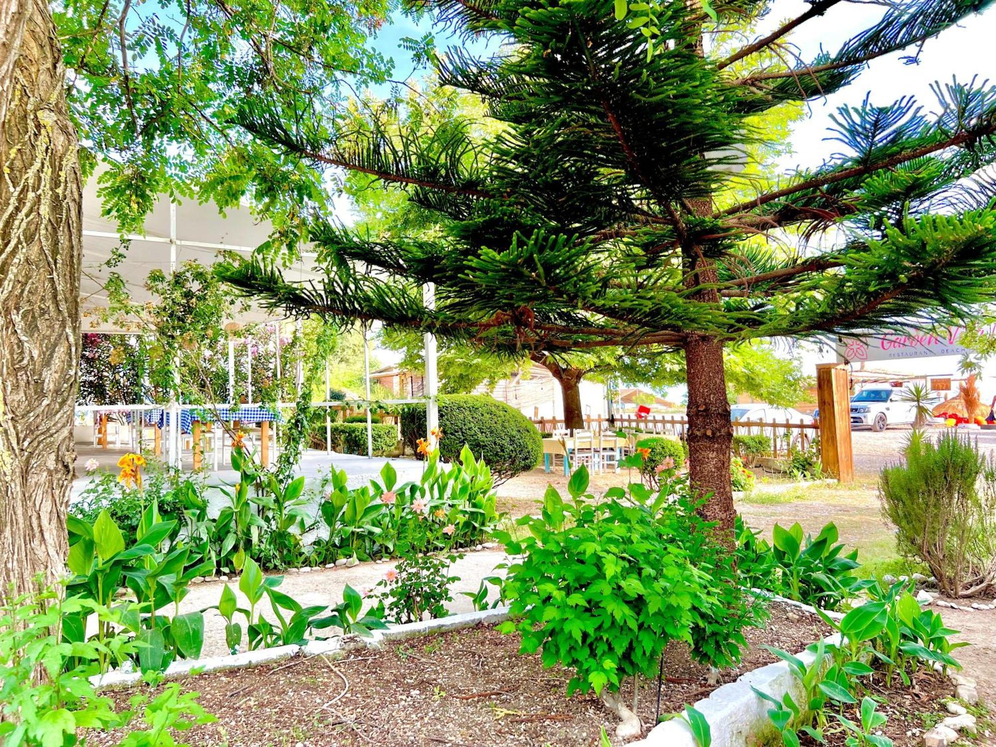 Garden Villa Naza Piqeras Екстер'єр фото